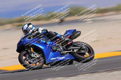 media/Oct-08-2022-SoCal Trackdays (Sat) [[1fc3beec89]]/Turn 16 (125pm)/